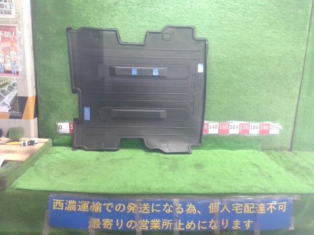三菱 デリカD5 G ナビパッケージ CV5W 純正OP ラゲッジトレイ トレイ 全体傷有り 凹み・フチ歪み有り ★大型・個人宅配送不可★