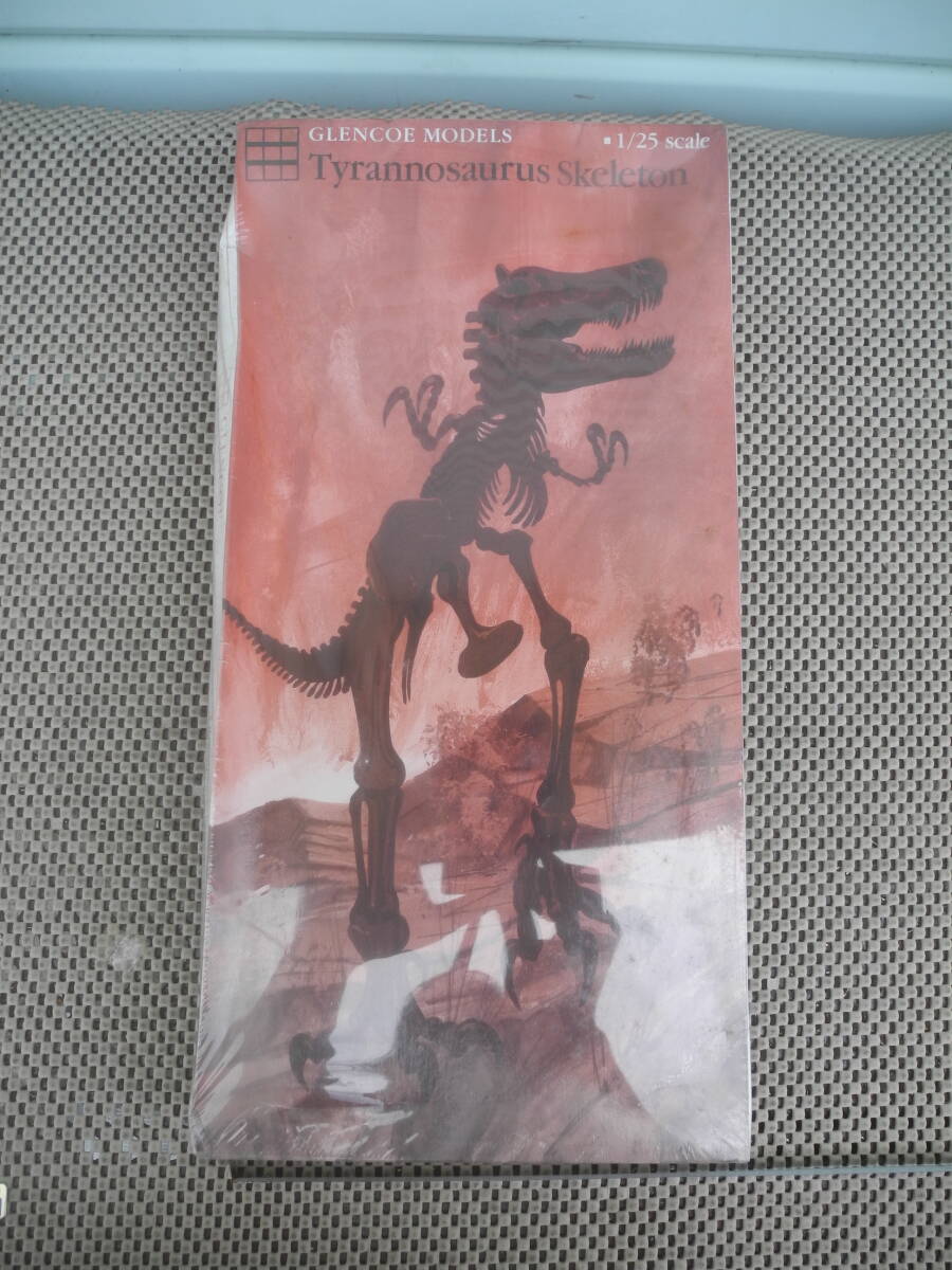 【新品未開封】ティラノサウルス Vintage 1 25 Tyrannosaurus Rex Skeleton Glencoe Models　恐竜