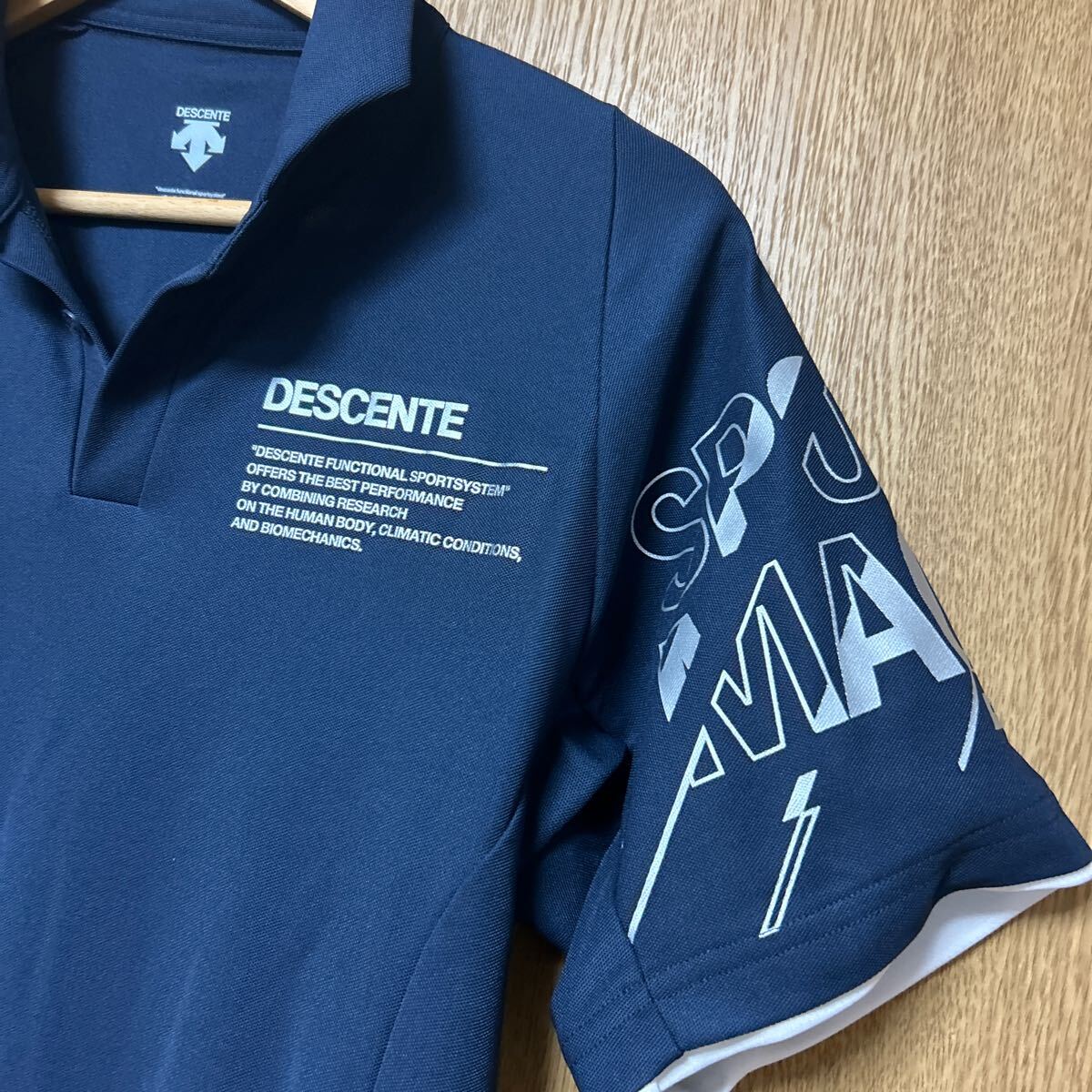 DESCENTE デサント ネイビー・紺色 Mサイズ スキーウェア 上 DESCENTE デサント ネイビー・紺色 Mサイズ スキーウェア 上
