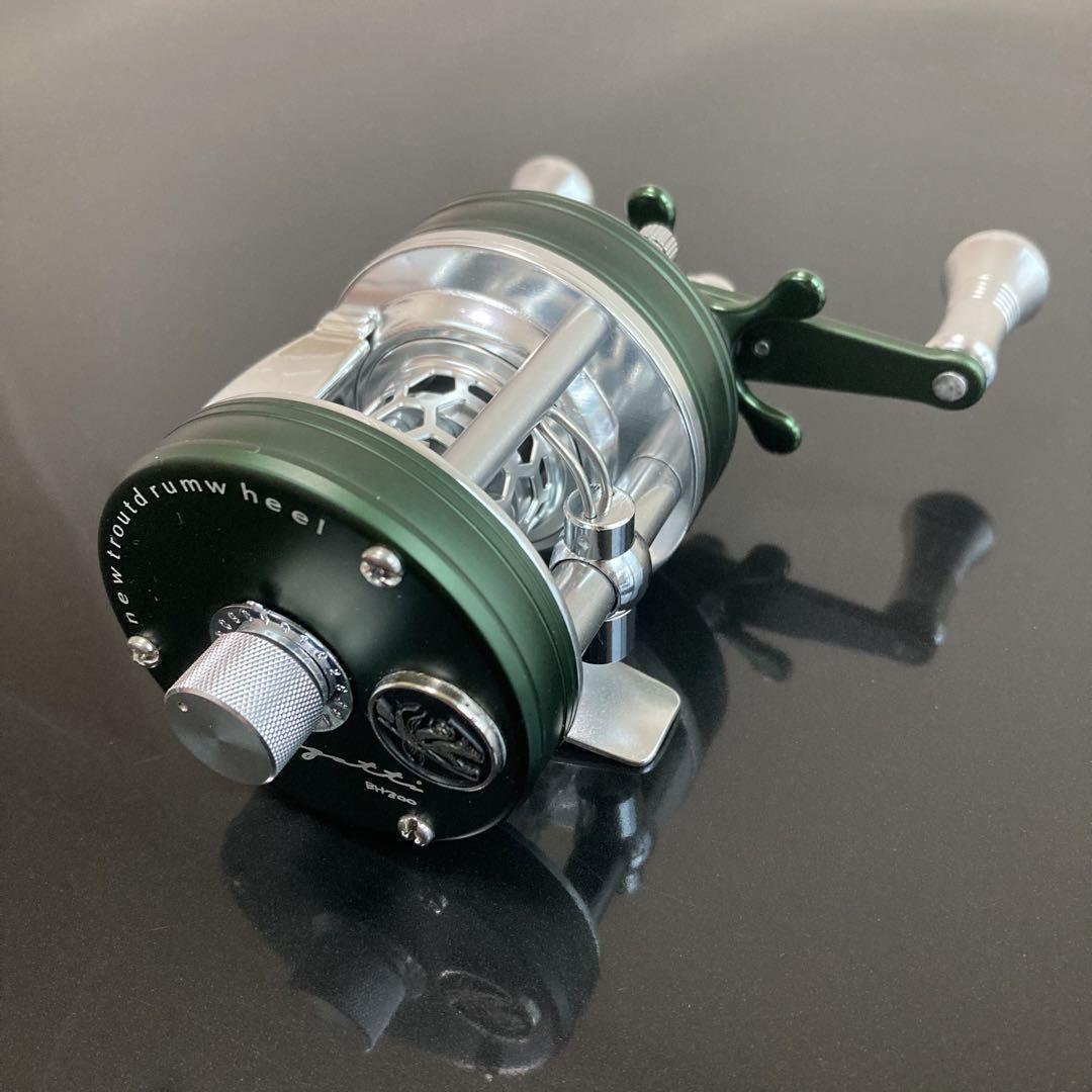 新品】渓流ベイトリール 丸型リール トラウト用 シルバー 新品】渓流ベイトリール 丸型リール トラウト用 シルバー