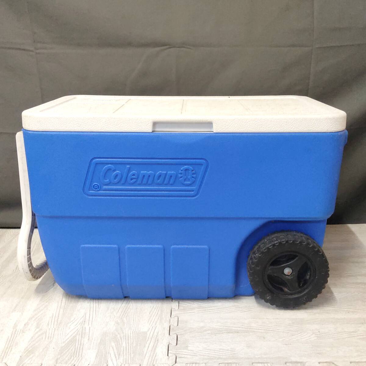 送料無料) Coleman 約47L 60cm×40cm/4 4kg ローラータイヤ付 送料無料) Coleman 約47L 60cm×40cm/4 4kg ローラータイヤ付