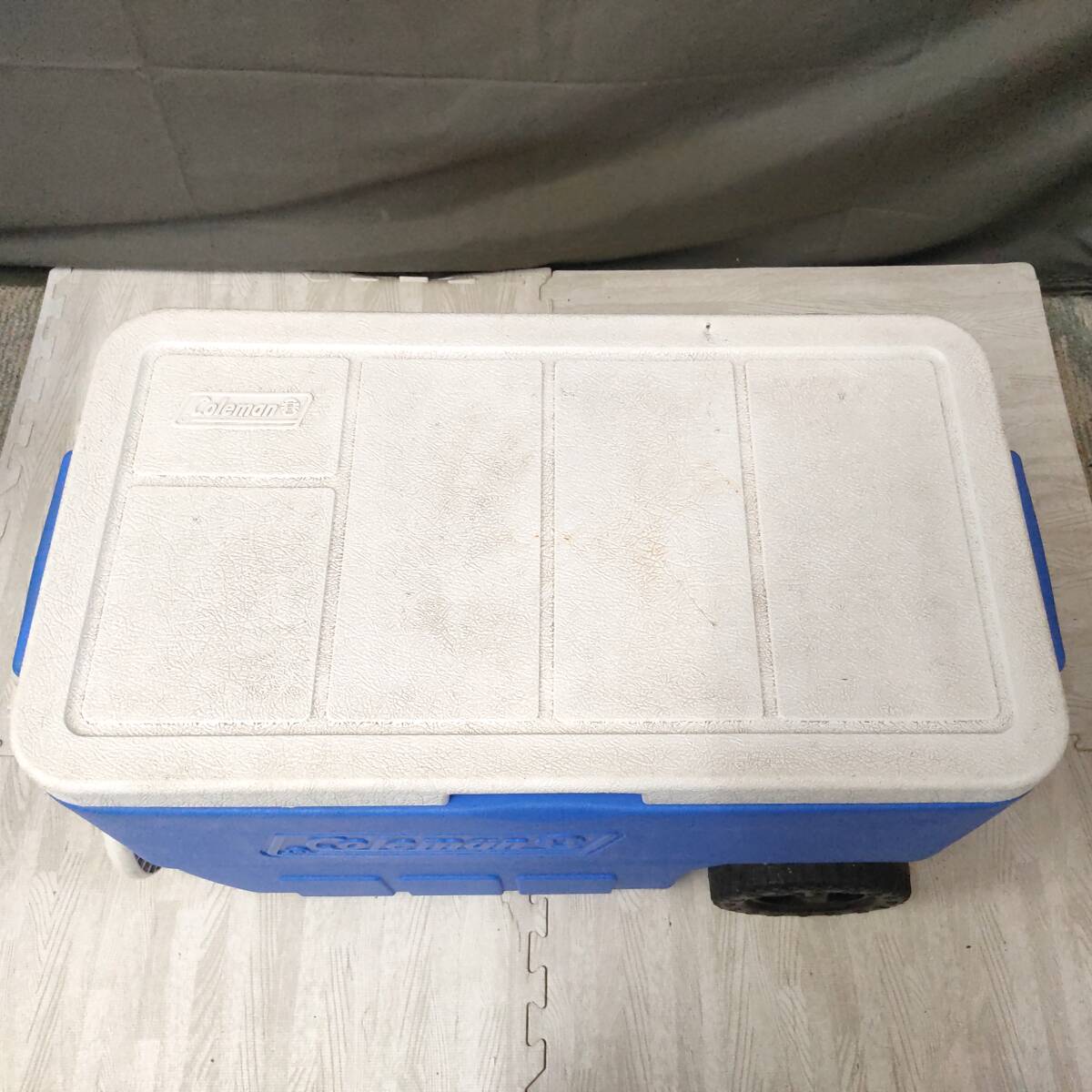送料無料) Coleman 約47L 60cm×40cm/4 4kg ローラータイヤ付 送料無料) Coleman 約47L 60cm×40cm/4 4kg ローラータイヤ付