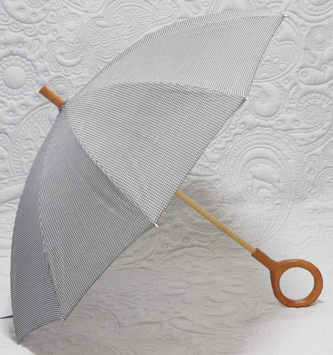 新品タグ付き【晴雨兼用 長傘】綿100% 千鳥柄 〇型持ち手 木製 新品タグ付き【晴雨兼用 長傘】綿100% 千鳥柄 〇型持ち手 木製