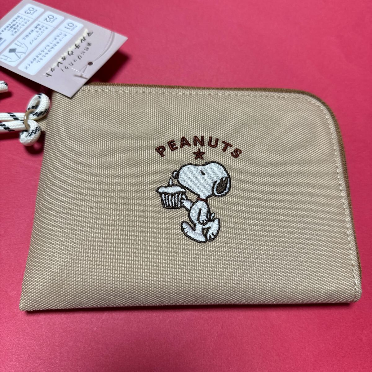 SNOOPY マルチウォレット　ベージュ