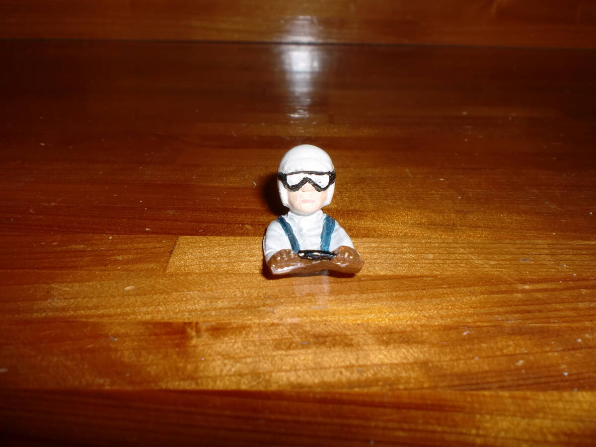  слот машина 1/24 размер, движение рука Driver. фигурка,1 шт. белый цвет ①. стоимость доставки 120 иен 