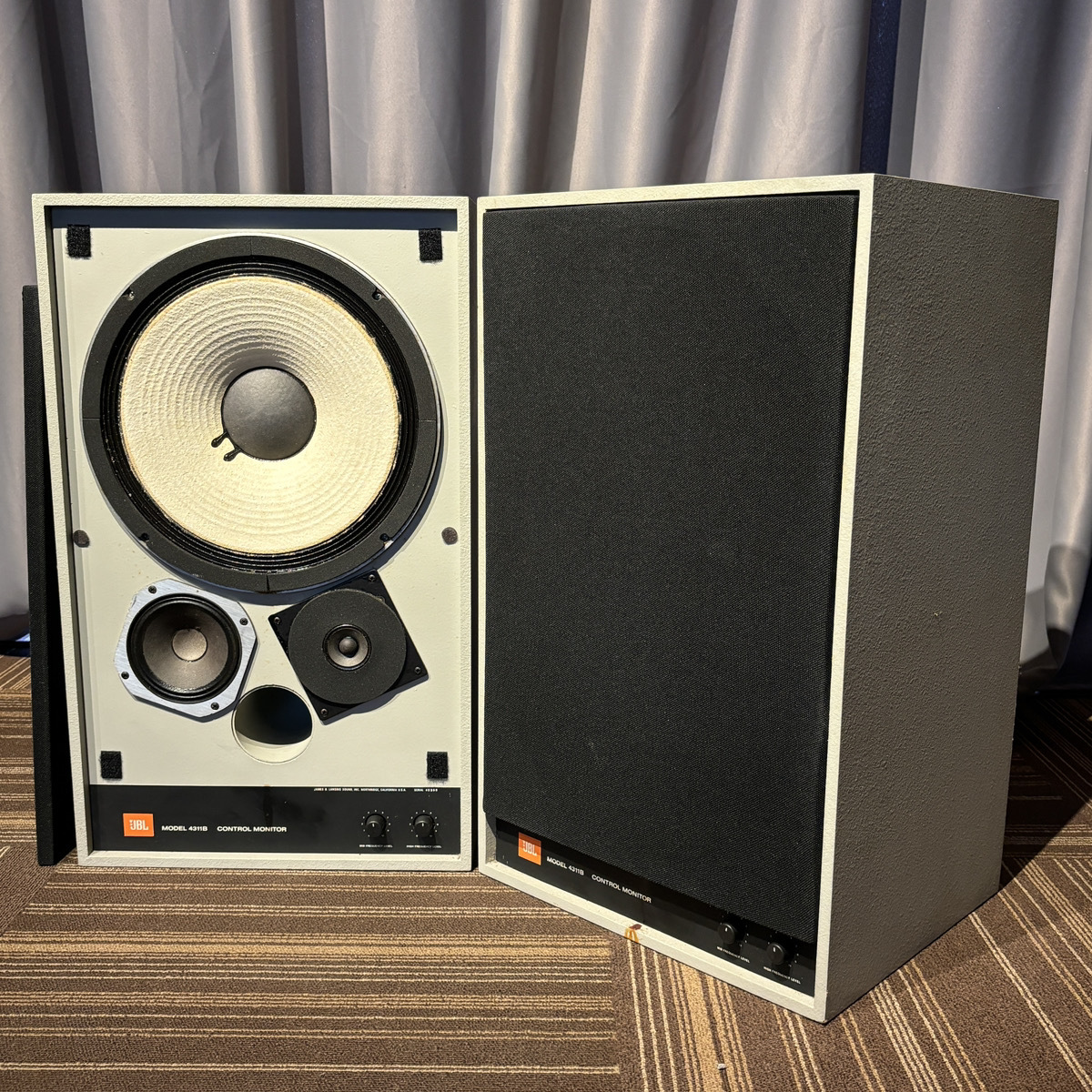 Yahoo!オークション - 札幌発 JBL スピーカー MODEL 4311B Yahoo!オークション - 札幌発 JBL スピーカー MODEL 4311B