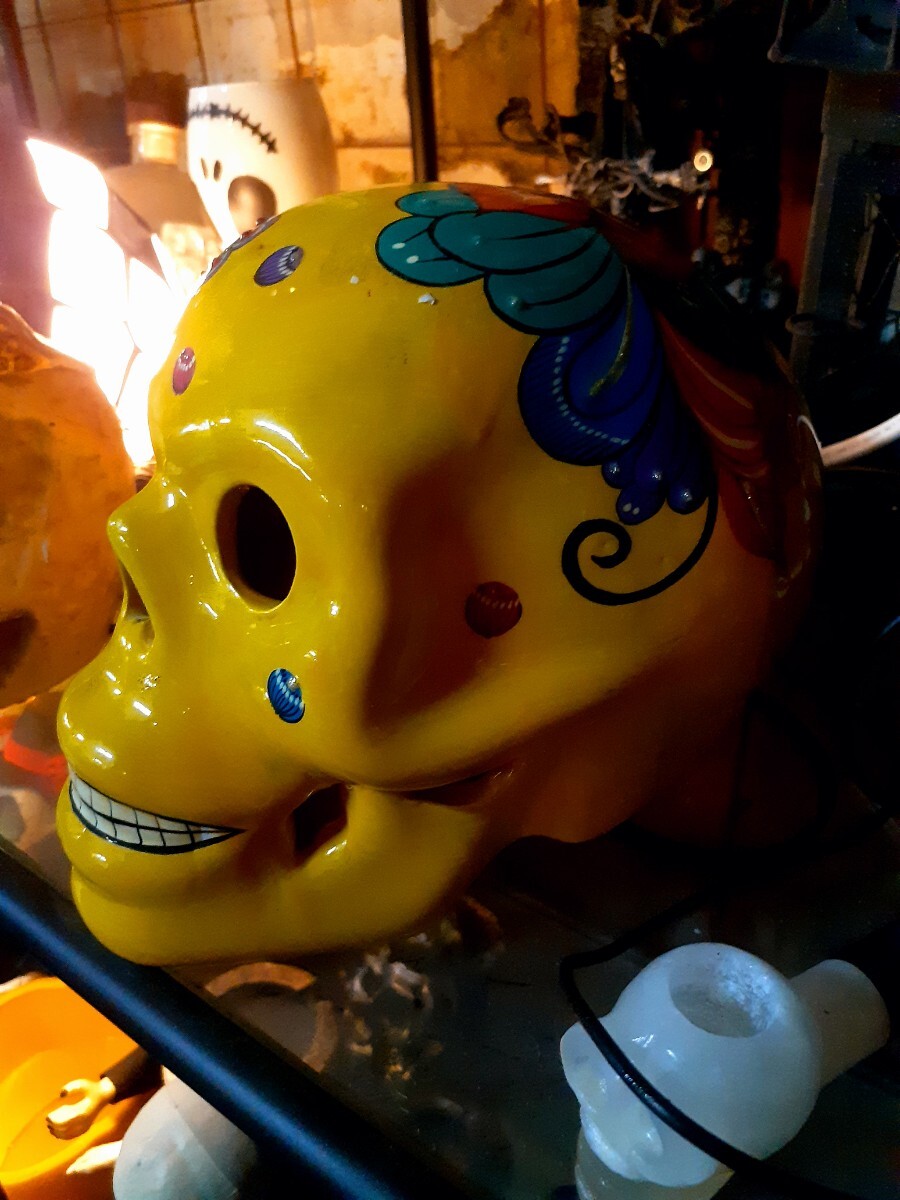 アメリカン雑貨ホラーハロウィンスタイル陶器製カラベラランプ アメリカン雑貨ホラーハロウィンスタイル陶器製カラベラランプ