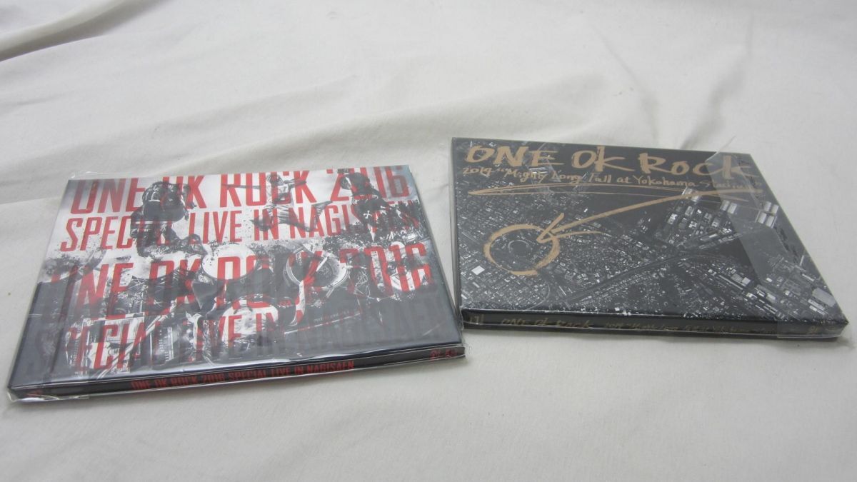 【同梱可】中古品 ONE OK ROCK ワンオク 2016 SPECIAL LIVE IN NAGISAEN 2014 Mighty Long Fall Blu-ray DVD 2点 グ
