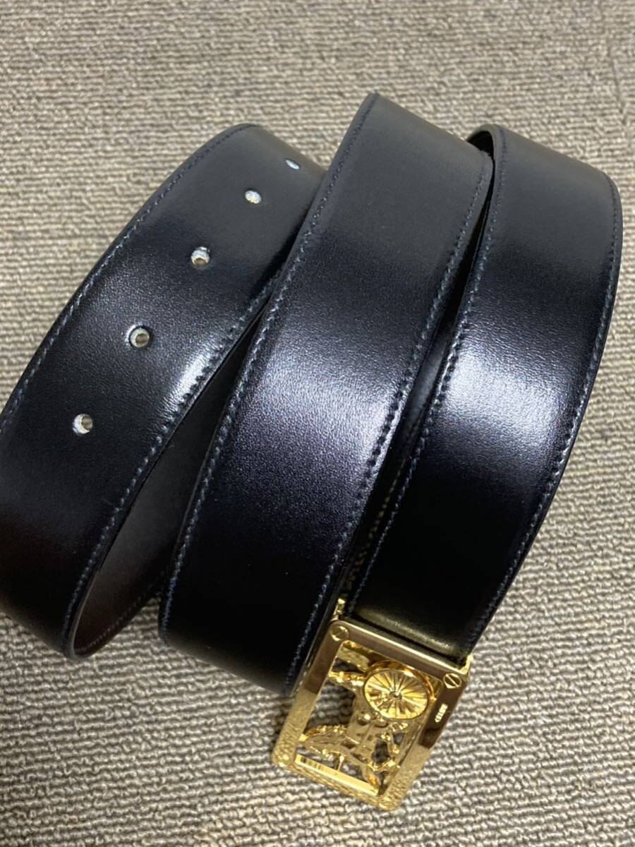 未使用 セリーヌ 馬車ロゴバックル 黒×茶 リバーシブル 本革 未使用 セリーヌ 馬車ロゴバックル 黒×茶 リバーシブル 本革