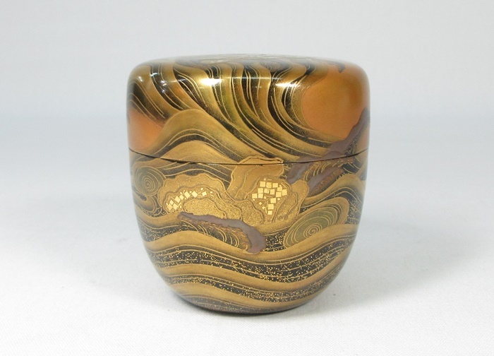 G3288】茶道具 蒔絵師 久世宗春 鳴門蒔絵 棗 (大棗) 共箱 即決 G3288】茶道具 蒔絵師 久世宗春 鳴門蒔絵 棗 (大棗) 共箱 即決