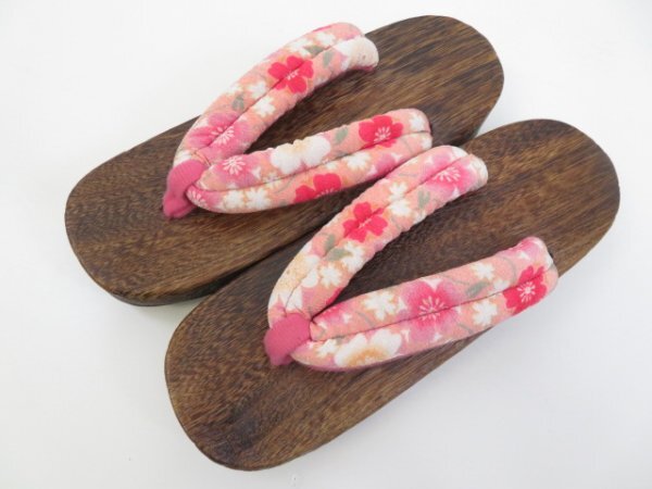 ys7045183; 宗sou 和装小物　焼き下駄　桜模様　フリーサイズ　23.5cm【リサイクル】【着】