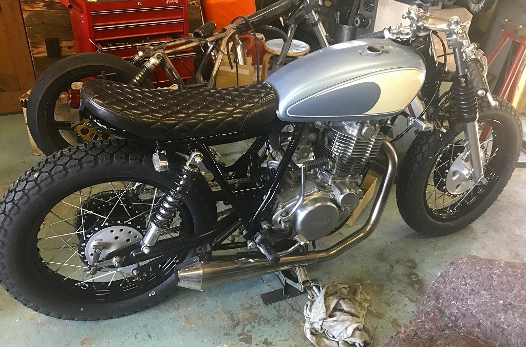 Yahoo!オークション - SR400 純正風ペイントタンク SR500 純正 Yahoo!オークション - SR400 純正風ペイントタンク SR500 純正