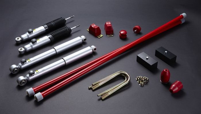 リム KYB Extageサスペンションキット 25mmダウン 1kit NV350キャラバン E26 2012年6月~ 2WD/4WD 標準/ワイドボディ