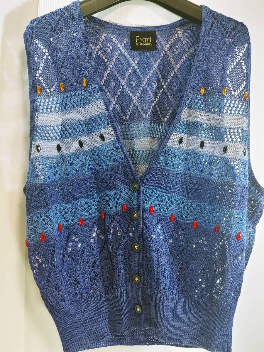 美品 Extri キミコワカツキ ベスト L