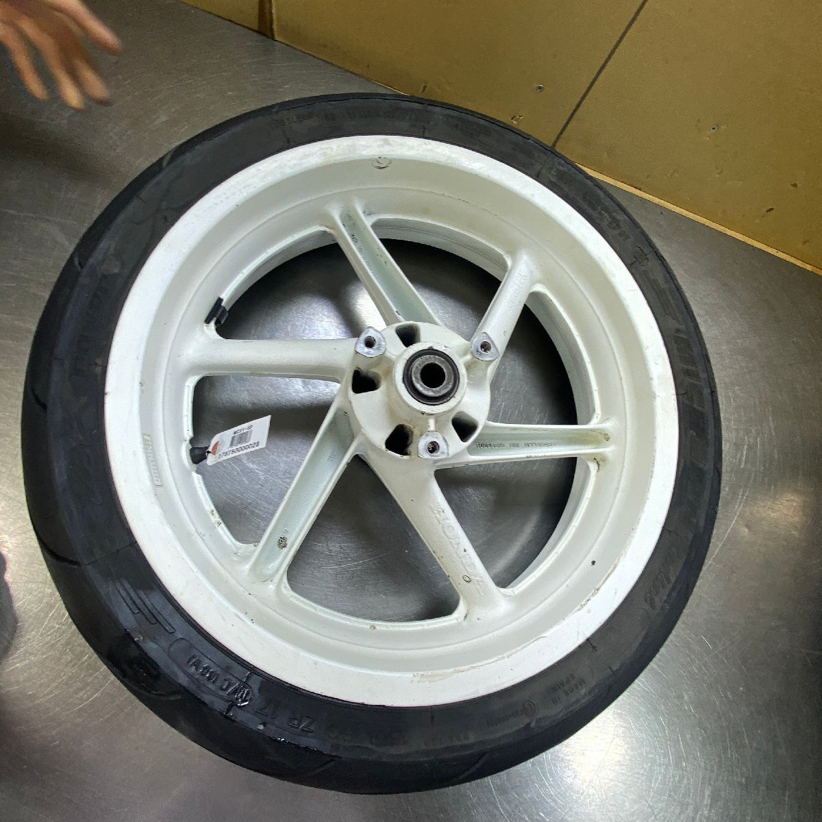 NSR250R-SP リアマグホイール、白マグ、良品、17x4.50☆MC21 NSR250R-SP リアマグホイール、白マグ、良品、17x4.50☆MC21