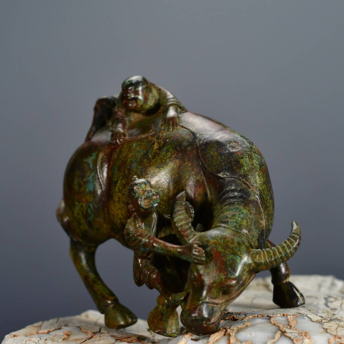 秘藏 漢代 牛尊 銅製品 古銅 極細工 稀少珍品 古美術 古美味 秘藏 漢代 牛尊 銅製品 古銅 極細工 稀少珍品 古美術 古美味