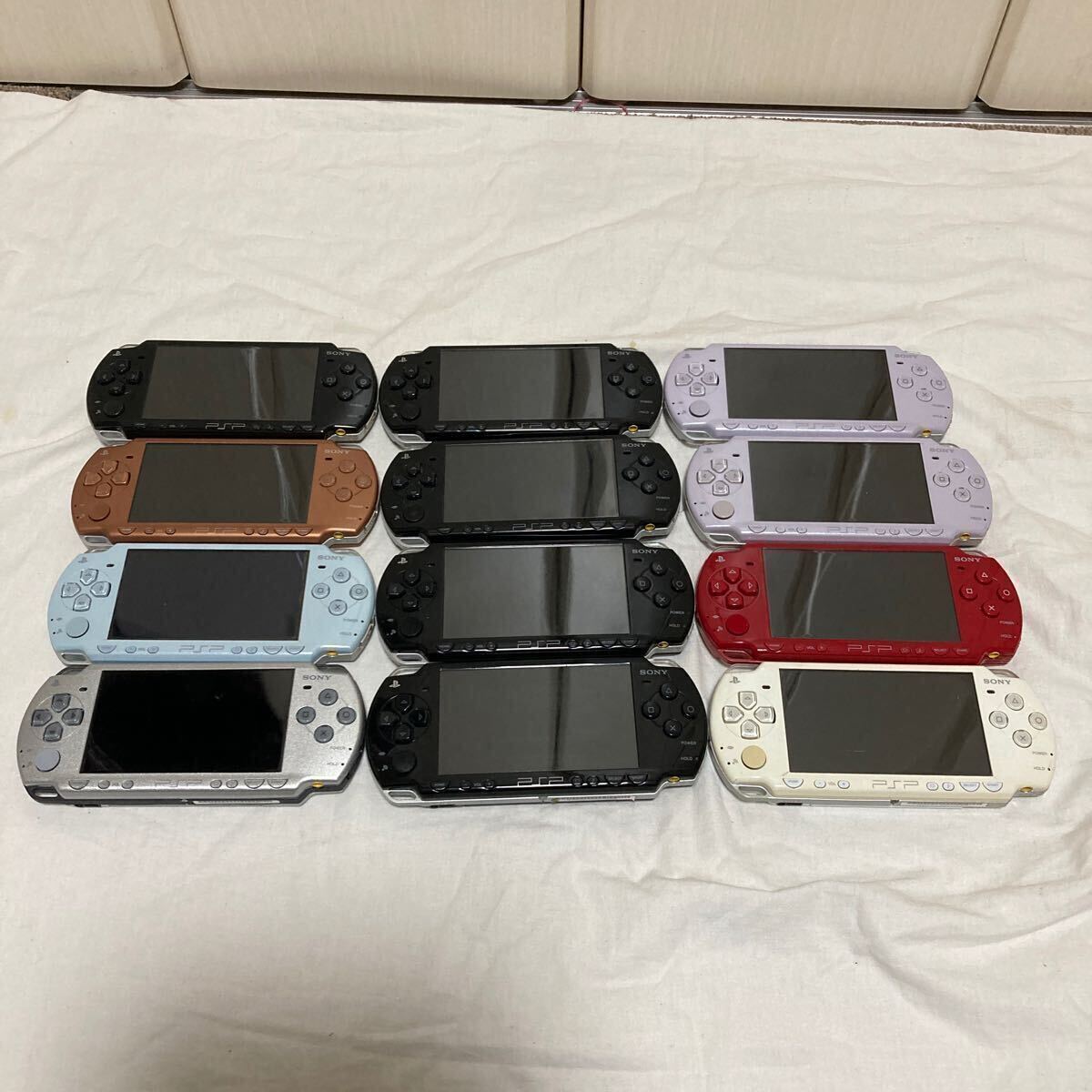 SONY PSP本体 2000番12台 起動確認済 バッテリーパック無 ファイナルファンタジー7 10th限定品あり
