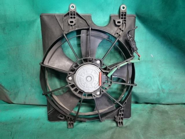 ステップワゴン DBA-RP3 左電動ファンモーター(助手席側) 241317