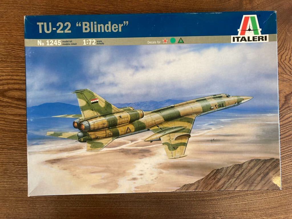 【B-30】(未使用品) 1/72 ツポレフ Tu-22 TU-22“Blinder “ ITALERIプラモデル 未組立 