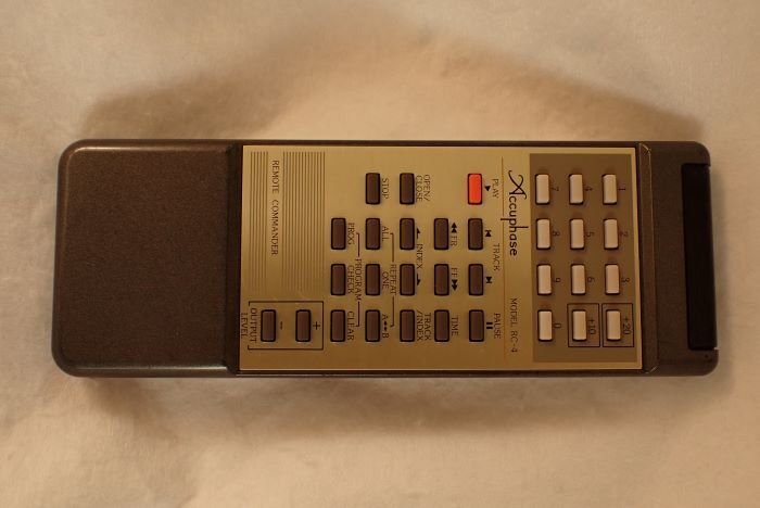 ■AccuphaseのCDリモコンお探しの方「RC-4」は優れ物DＰ-60のＣＤプレ－ヤーから最新のSACDプレーヤーDP-700も動作■