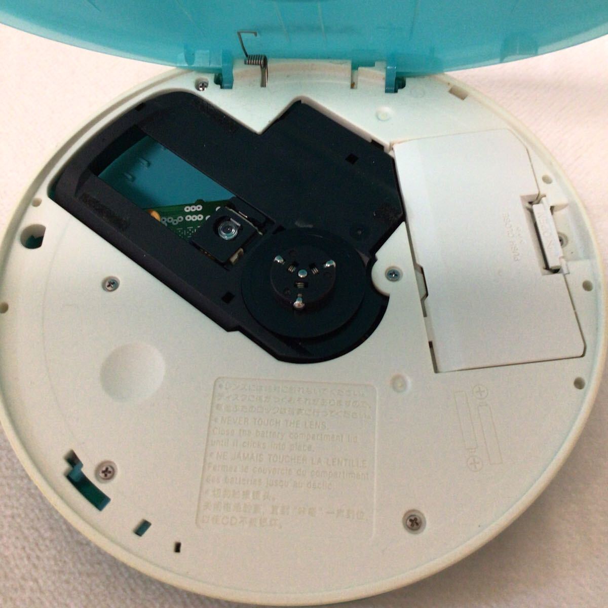 通電確認済み SONY ソニー CDウォークマン D-EJ002 ポータブルCD 通電確認済み SONY ソニー CDウォークマン D-EJ002 ポータブルCD