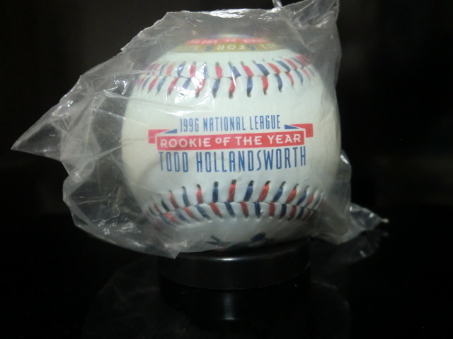 MLB ロサンゼルス ドジャース 1996 ROOKIE OF THE YEAR トッド ホランズワース 記念ボール 未開封品