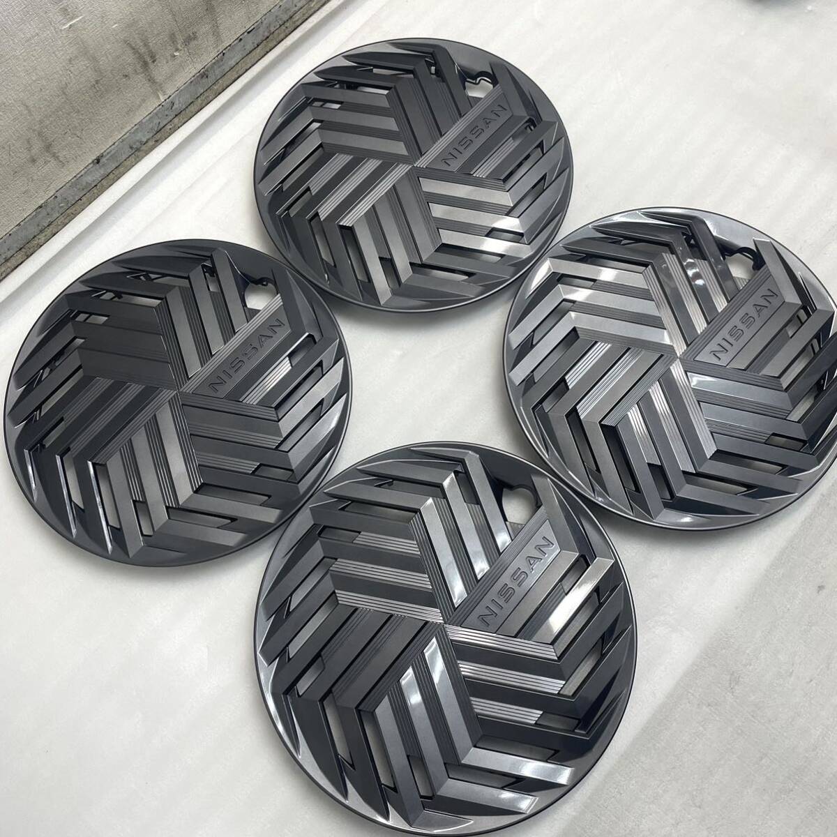 日産　ノート　16インチ　純正ホイール　新車外し　2本セット　送料込み 送料無料* 新車外し☆日産 E13 ノート 純正 スチール ホイール