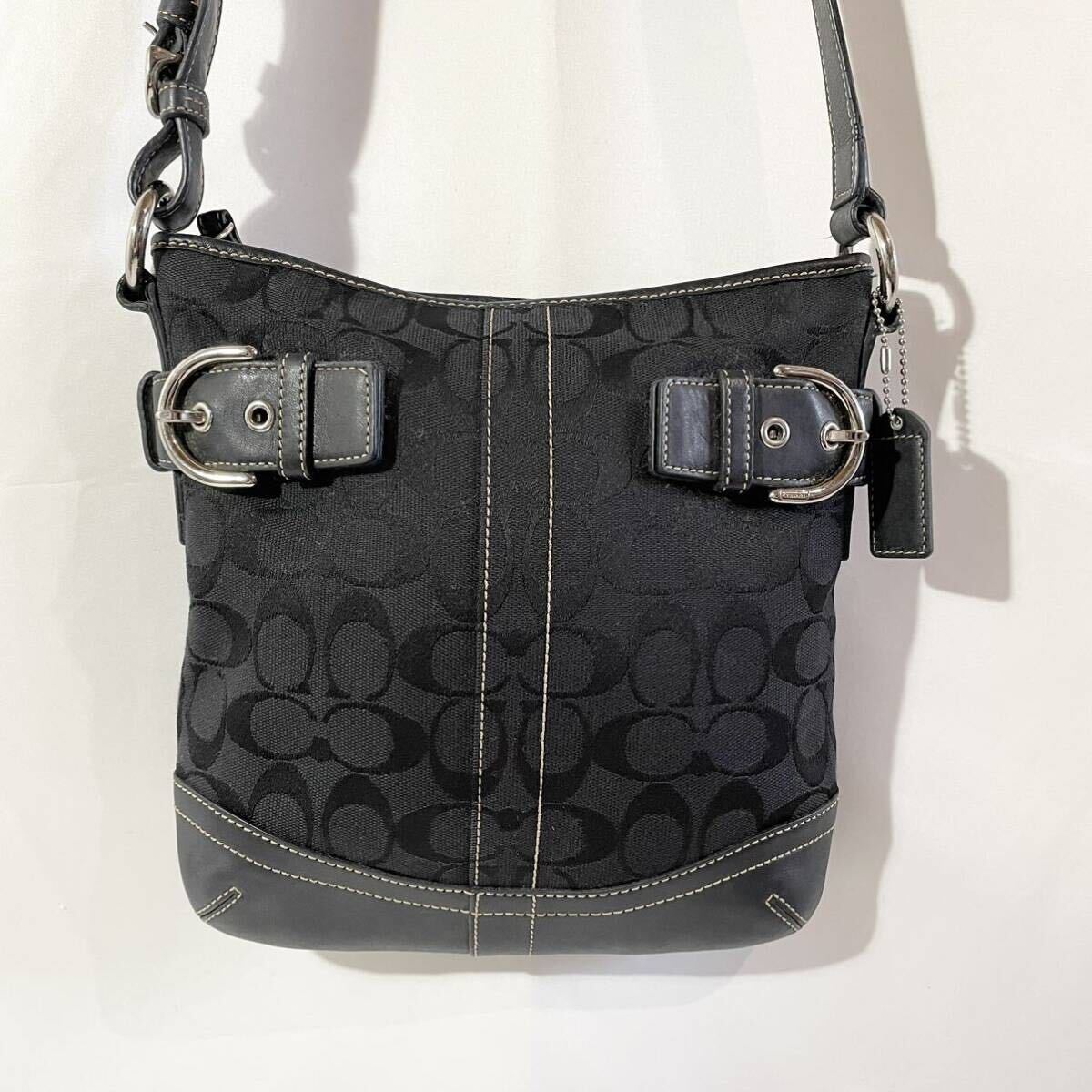 美品】 正規品 コーチ COACH ショルダーバッグ シグネチャー 美品】 正規品 コーチ COACH ショルダーバッグ シグネチャー
