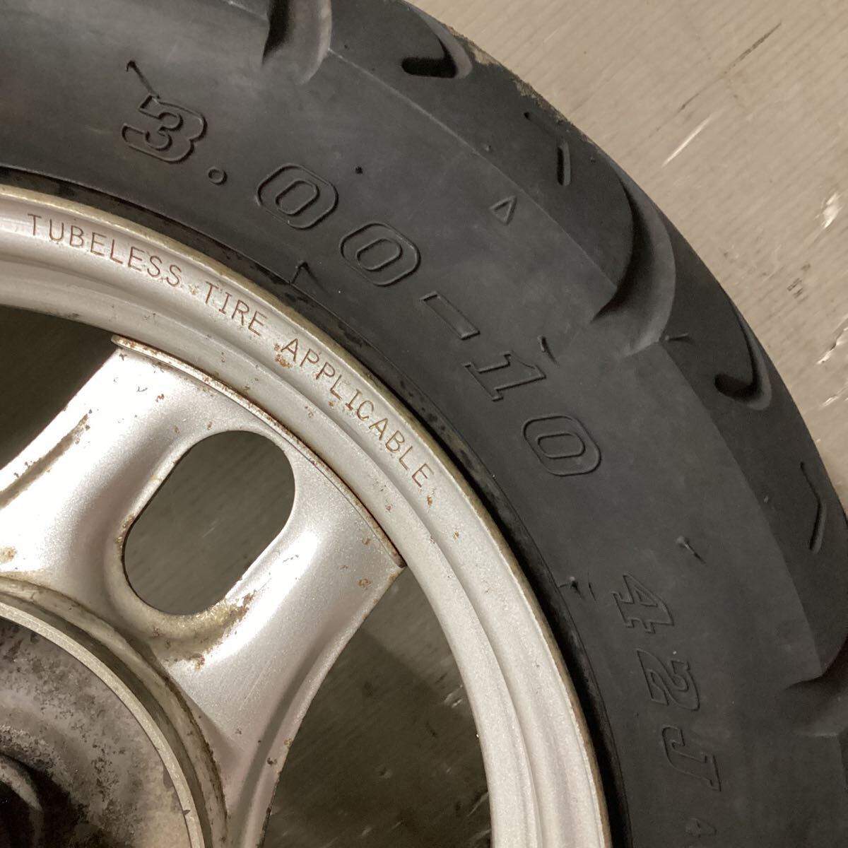 t5-9 ホンダ トゥデイFI AF67 リアホイール タイヤ セット 純正 t5-9 ホンダ トゥデイFI AF67 リアホイール タイヤ セット 純正