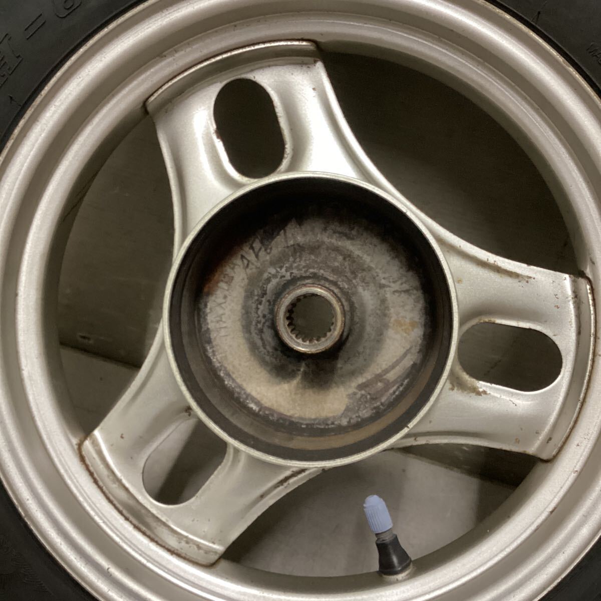 t5-9 ホンダ トゥデイFI AF67 リアホイール タイヤ セット 純正 t5-9 ホンダ トゥデイFI AF67 リアホイール タイヤ セット 純正