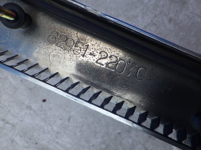 【C】トヨタ純正 メッキモール ドアモール サイドモール セット 62951-22070右/運転席 GX51 スーパールーセント クレスタ 旧車 当時物_画像9