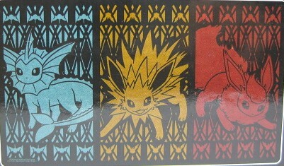 ◎【トリプル　シャワーズ　サンダース　ブースター　 プレイマット 海外限定　ポケモンカード】新品　残2つ/