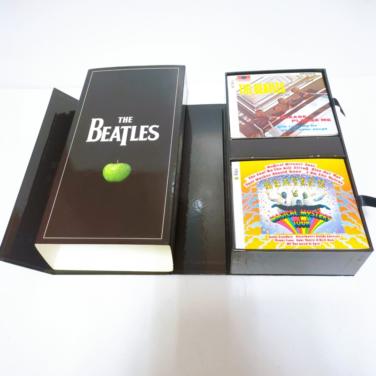 送料無料 レア美品 THE BEATLES CD-BOX【ステレオ 日本正規盤 送料無料 レア美品 THE BEATLES CD-BOX【ステレオ 日本正規盤