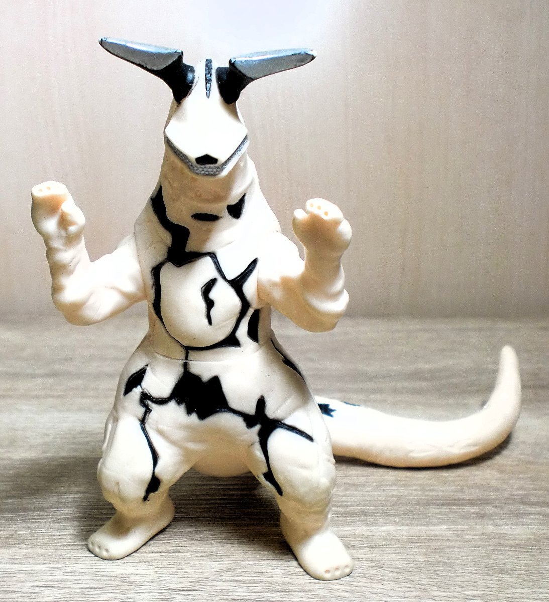 中古】円谷プロ ウルトラマン 怪獣 ソフビ フィギュア レトロ 中古】円谷プロ ウルトラマン 怪獣 ソフビ フィギュア レトロ