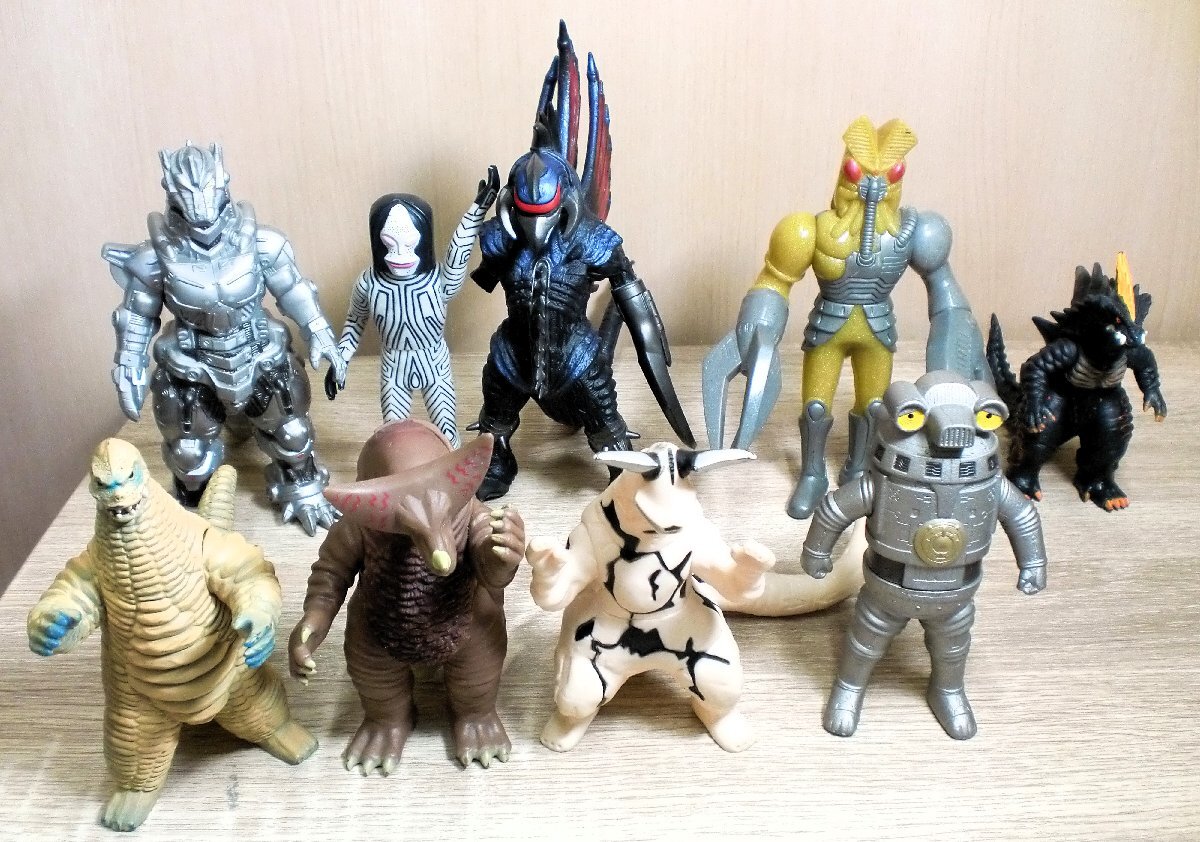 中古】円谷プロ ウルトラマン 怪獣 ソフビ フィギュア レトロ 中古】円谷プロ ウルトラマン 怪獣 ソフビ フィギュア レトロ