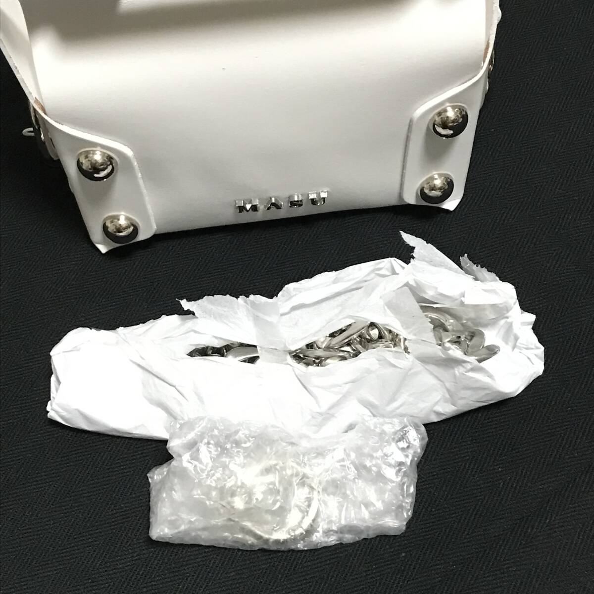Bibian 比比昂- MASU 24AW LEATHER CAKE MINI BAG 白ホワイト Bibian 比比昂- MASU 24AW LEATHER CAKE MINI BAG 白ホワイト