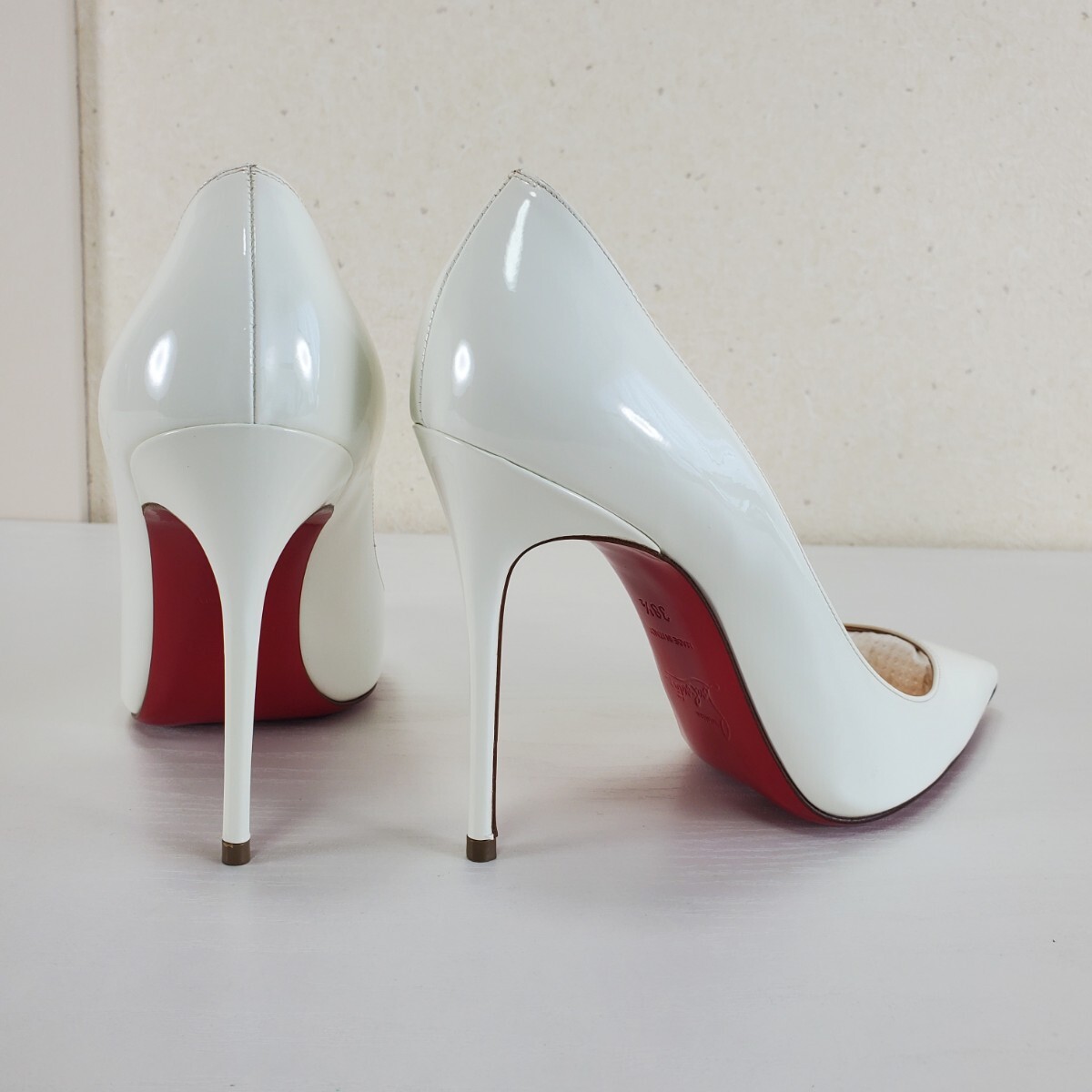 美品 Christian Louboutin クリスチャンルブタン ポインテッド 美品 Christian Louboutin クリスチャンルブタン ポインテッド