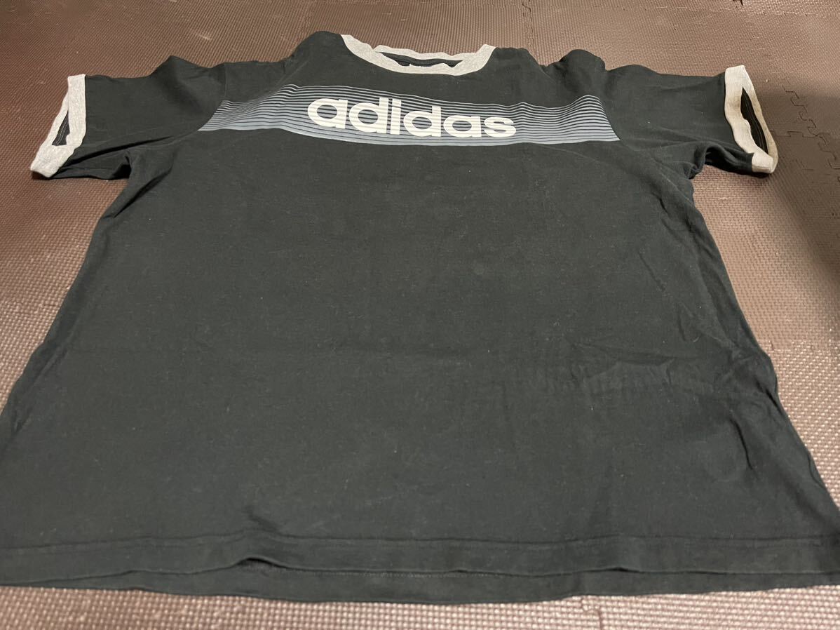 美品adidas黒、グレー、ロゴ濃いグレー、白、半袖ストレッチトップス　サイズO