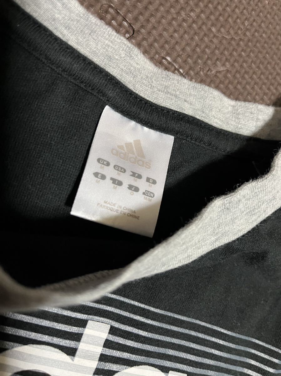美品adidas黒、グレー、ロゴ濃いグレー、白、半袖ストレッチトップス　サイズO