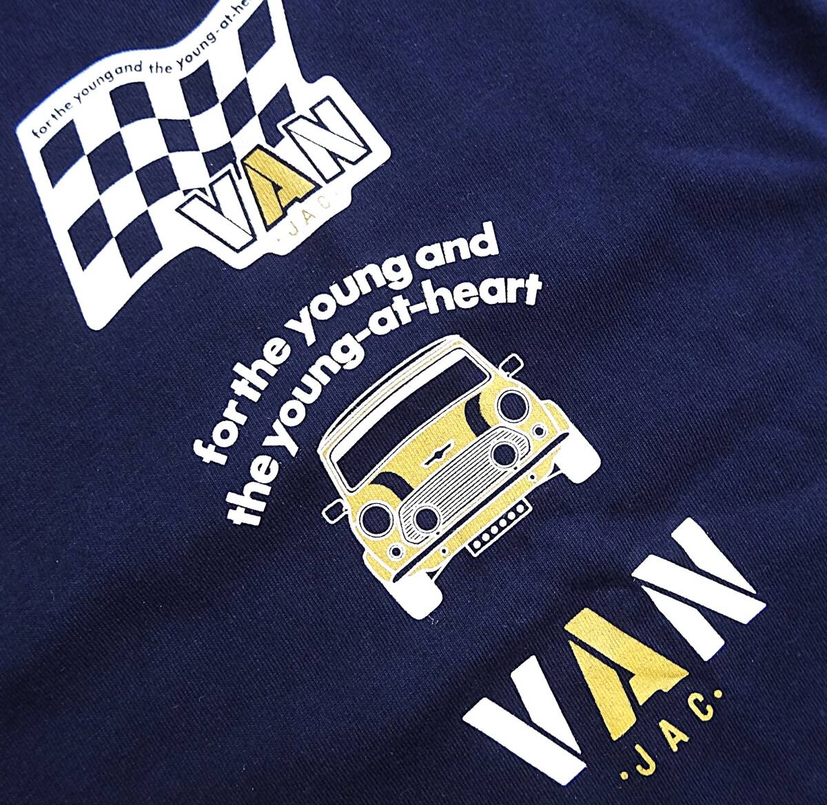 ◎送料無料! VAN JACKET ヴァンヂャケット 旧車 フロント左胸 フラッグ＆クラシックカー&定番ロゴプリントTシャツ LL NAVY◎