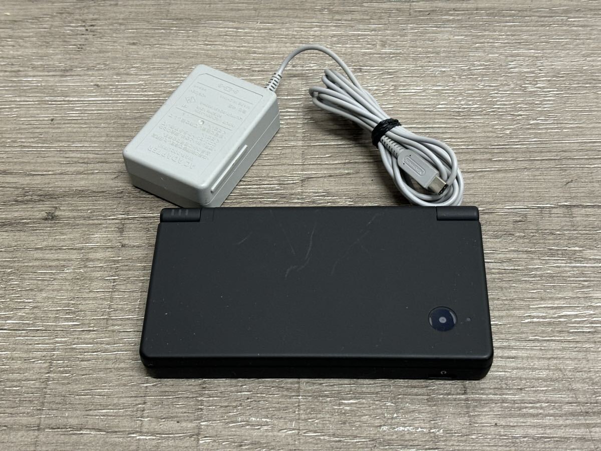 ☆ DSi ☆ ニンテンドーDS i ブラック 動作品 本体 タッチペン アダプター 付属 Nintendo DS 任天堂 2826