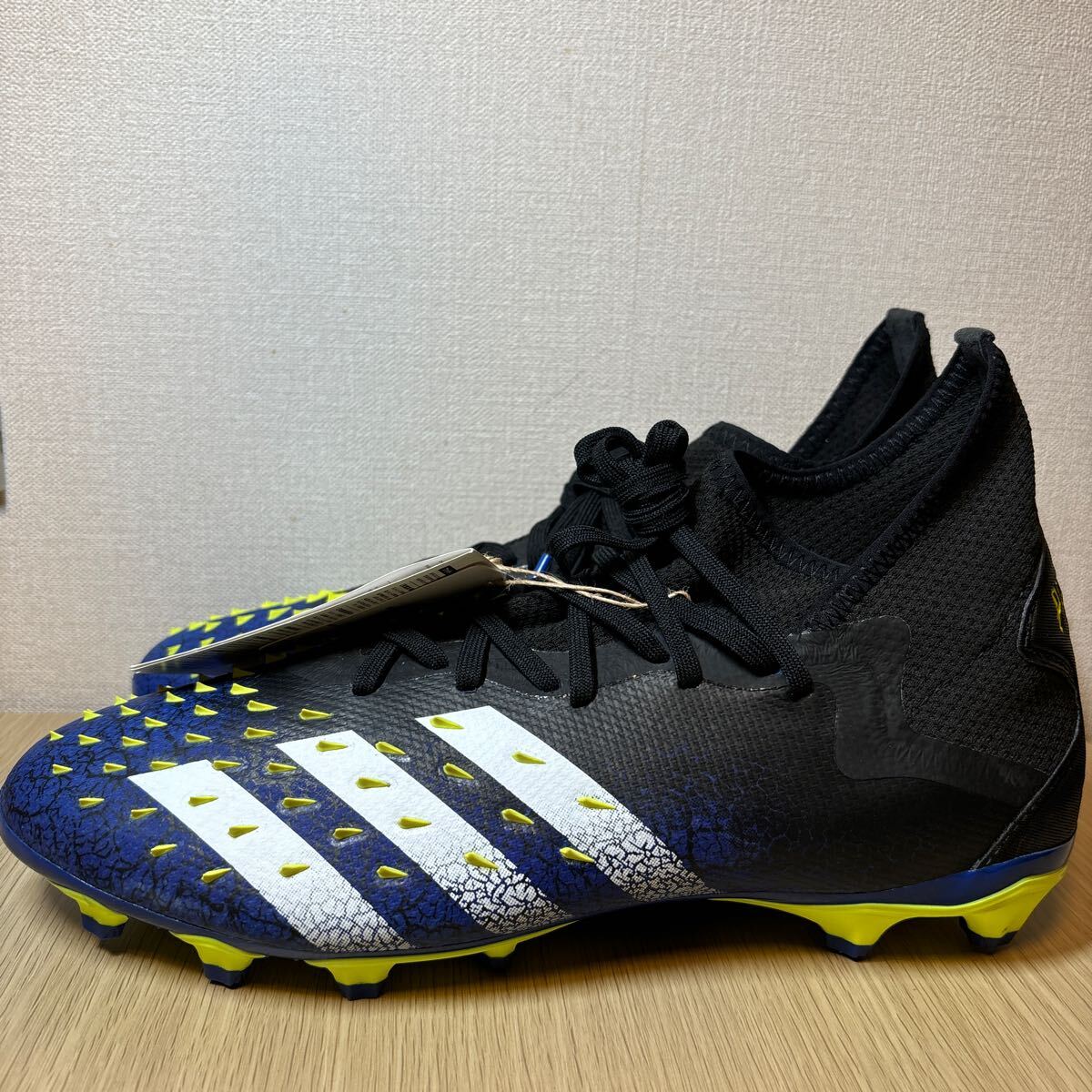 新品未使用タグ付 adidas プレデター フリーク 2 HG/AG 新品未使用タグ付 adidas プレデター フリーク 2 HG/AG