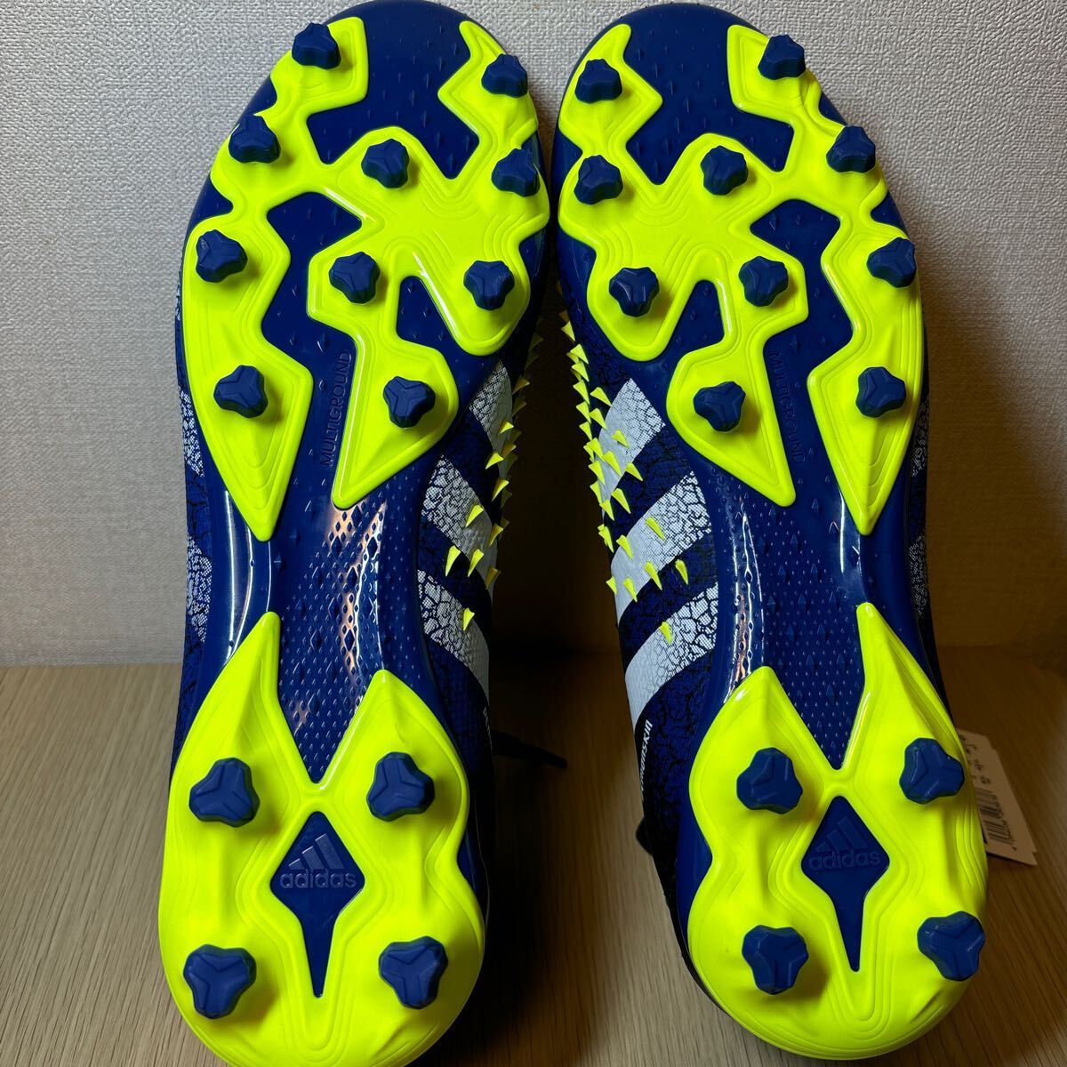 新品未使用タグ付 adidas プレデター フリーク 2 HG/AG 新品未使用タグ付 adidas プレデター フリーク 2 HG/AG
