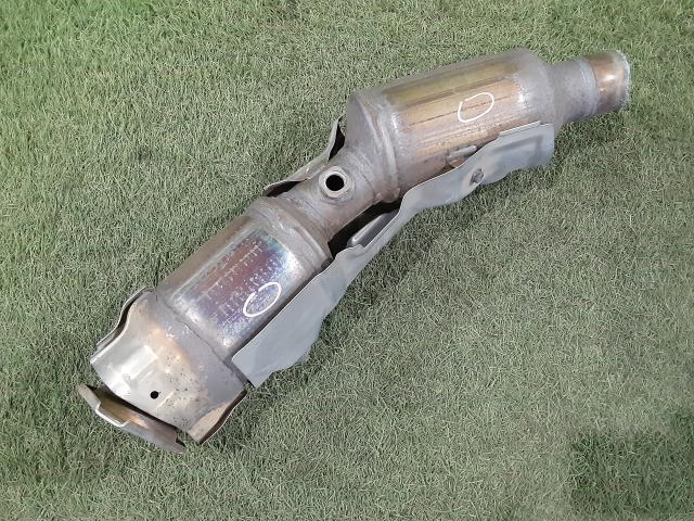 【中古】ZVW41　プリウス　2ZR-FXE　触媒　TB2　GP2