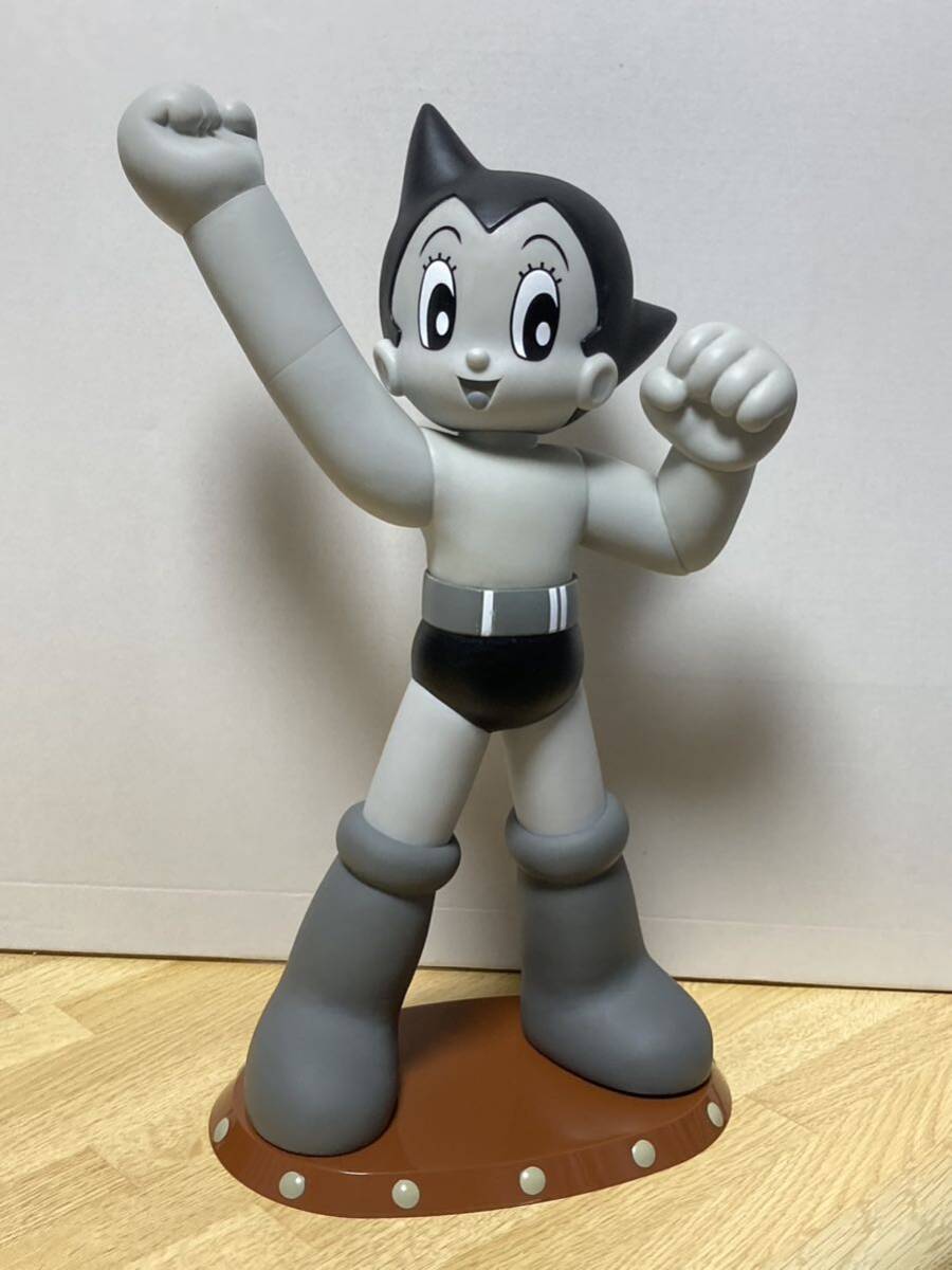 鉄腕アトム フィギュア ソフビ 非売品 モノクロ SEGA 2003 景品
