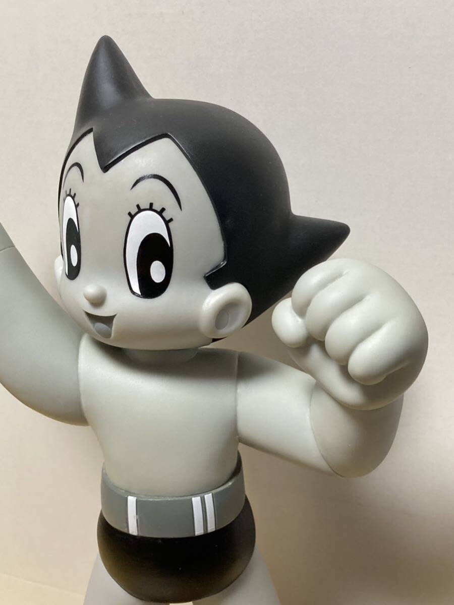 鉄腕アトム フィギュア ソフビ 非売品 モノクロ SEGA 2003 景品