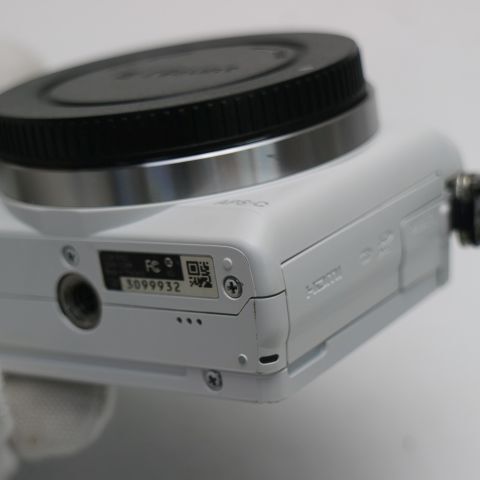 ショット数4952!嬉しい元箱・説明書付き □極上品□ SONY α5100 ショット数4952!嬉しい元箱・説明書付き □極上品□ SONY α5100