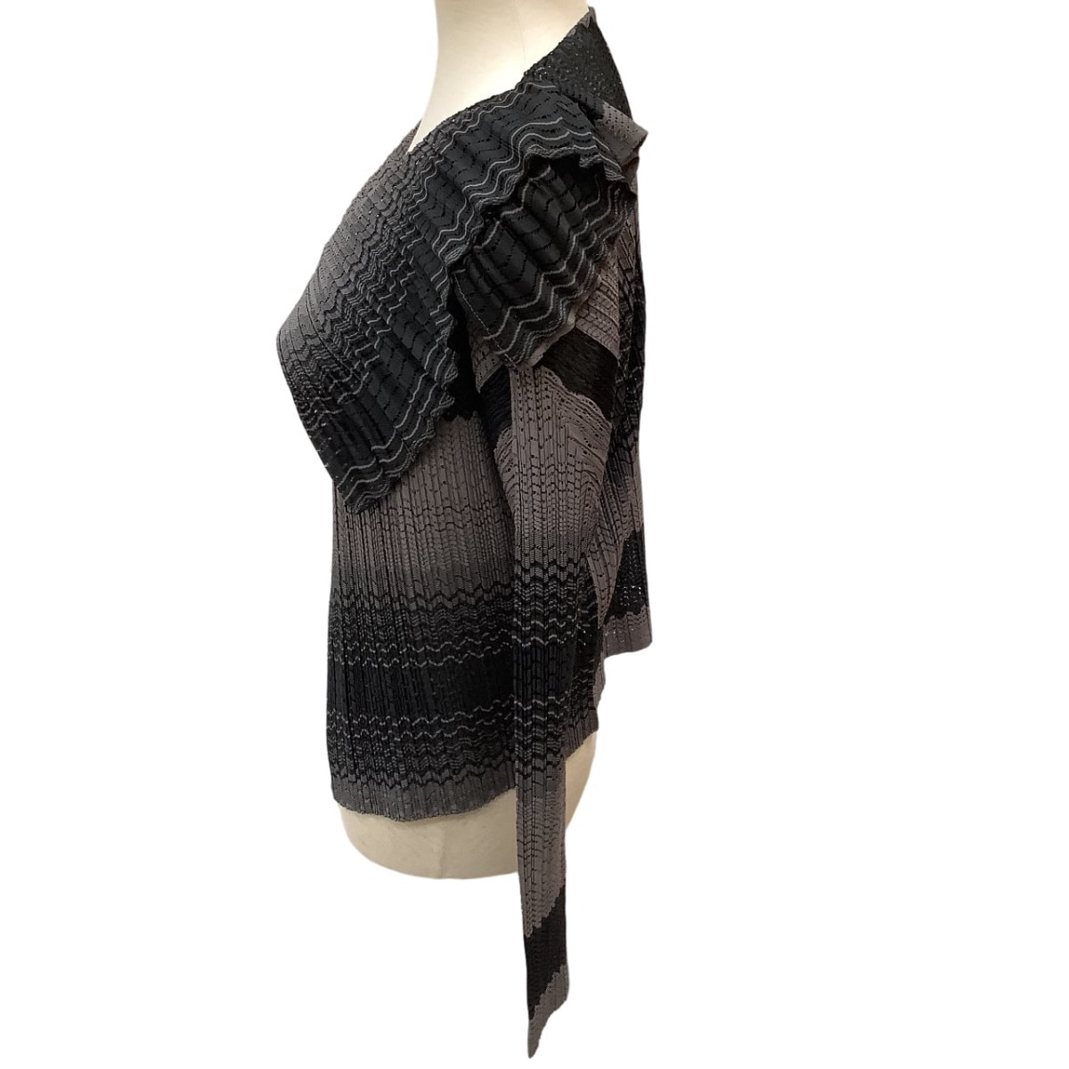 ♪♪ ISSEY MIYAKE イッセイミヤケ PLEATS PLEASE 変形 メッシュ ♪♪ ISSEY MIYAKE イッセイミヤケ PLEATS PLEASE 変形 メッシュ