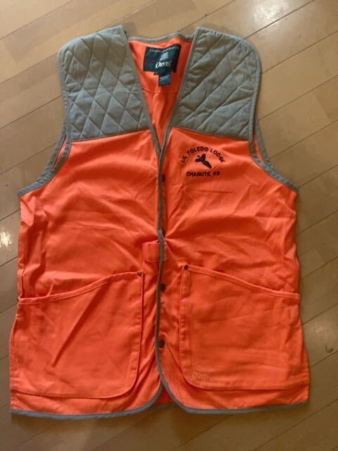 ORVIS】オレンジハンティングベスト: USサイズS(日本M): 雉刺繍: 狩猟 射撃 シューティング ハンティング 猟友会 きのこ狩り