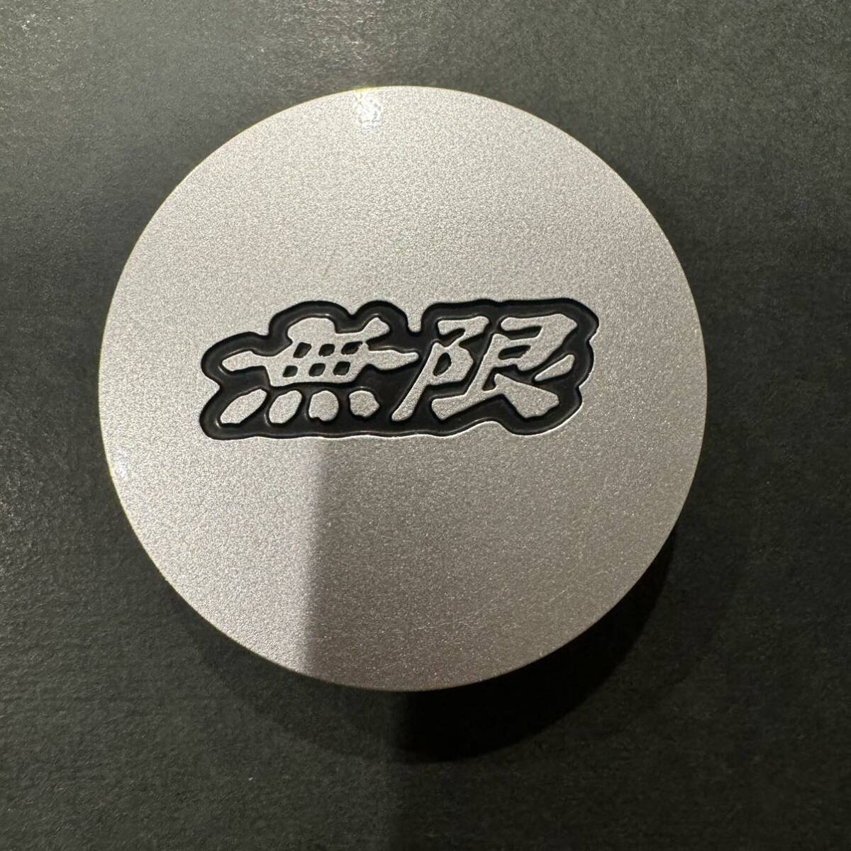 ① 無限 MUGEN アルミホイール用 センターキャップ(純正品 ① 無限 MUGEN アルミホイール用 センターキャップ(純正品
